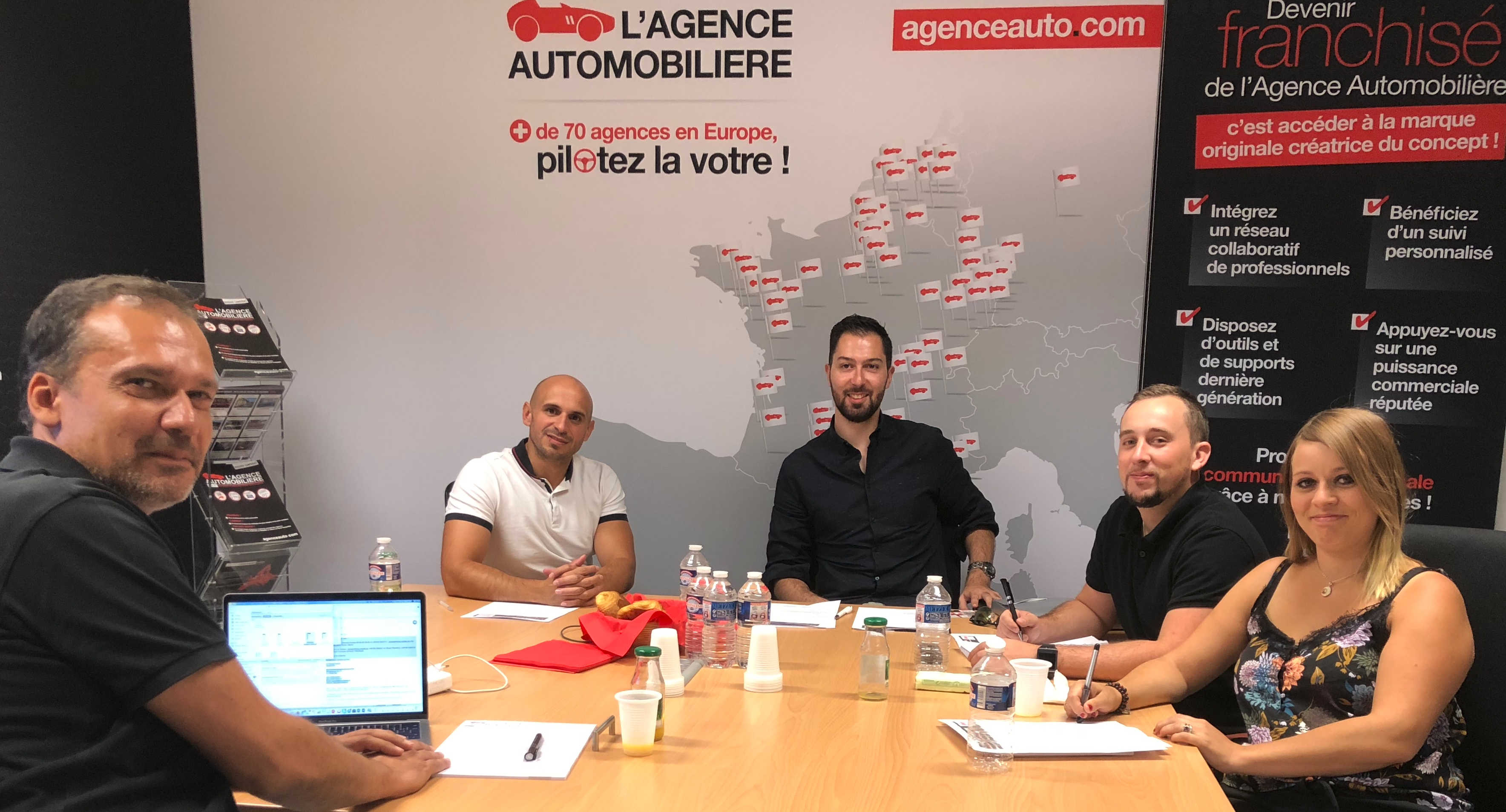 Agence Automobiliere, image groupe-collaborateur-freepik-2017